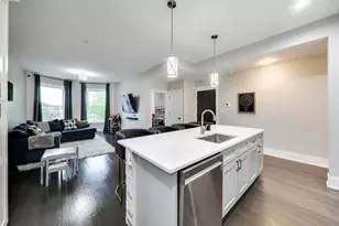 616 E 46th St, Chicago, IL 60653 - Photo 6