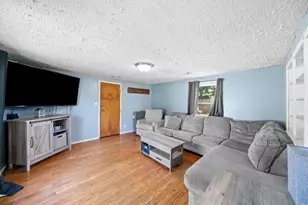 817 S Hugh St, Plano, IL 60545 - Photo 8