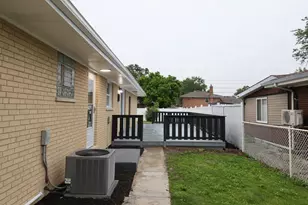 16644 Maple St, South Holland, IL 60473 - Photo 6
