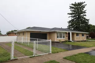 16644 Maple St, South Holland, IL 60473 - Photo 2