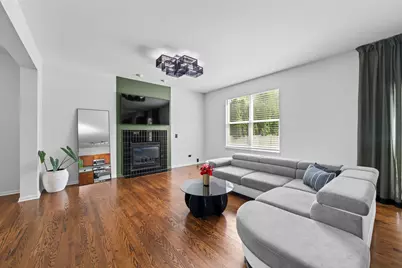 219 Elm Avenue, Mundelein, IL 60060 - Photo 8
