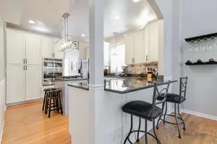 38 Lakebreeze Ct, Lake Zurich, IL 60047 - Photo 10