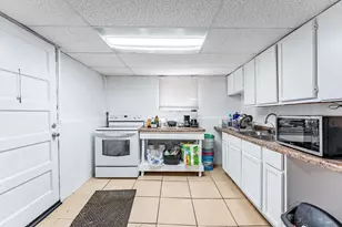 5933 S Sacramento Ave, Chicago, IL 60629 - Photo 14