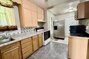 703 Park Pl, Sterling, IL 61081 - Photo 12