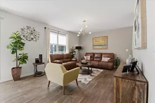 2018 Winterberry Trl, Wonder Lake, IL 60097 - Photo 2