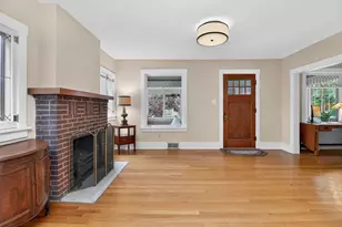 2 S Stough St, Hinsdale, IL 60521 - Photo 10