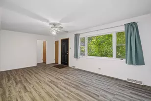 17 S Walnut St, Palatine, IL 60067 - Photo 6