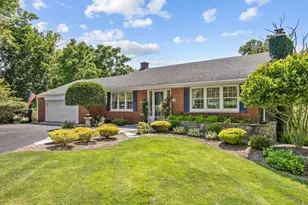 264 Biltmore Dr, North Barrington, IL 60010 - Photo 1