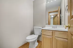 664 Aspen Dr, Romeoville, IL 60446 - Photo 10
