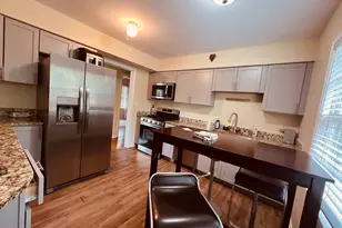 1725 Happ Rd, Northbrook, IL 60062 - Photo 2