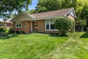 232 Thelin Ct, Wilmette, IL 60091 - Photo 1