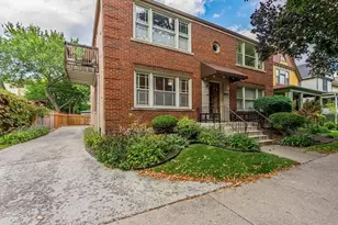 1038 Superior St, Oak Park, IL 60302 - Photo 2