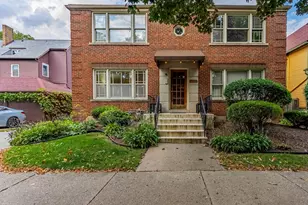 1038 Superior St, Oak Park, IL 60302 - Photo 1