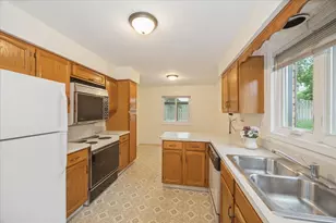 546 Banyon Lane, La Grange, IL 60525 - Photo 12
