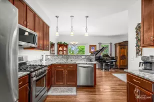 1811 Candlelight Cir, Montgomery, IL 60538 - Photo 10