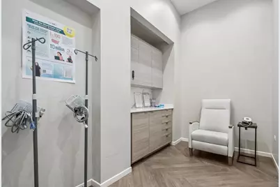 2223 W Belmont Avenue, Chicago, IL 60618 - Photo 8