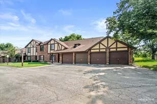 1623 Salisbury Ct, Wheaton, IL 60187 - Photo 2