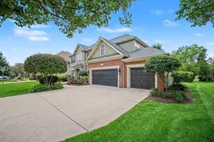 430 Pheasant Hill Dr, North Aurora, IL 60542 - Photo 2