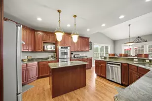 430 Pheasant Hill Dr, North Aurora, IL 60542 - Photo 10