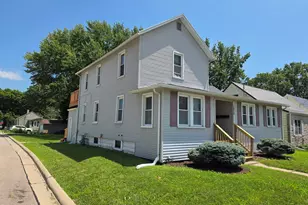 1212 12th Ave, Sterling, IL 61081 - Photo 2
