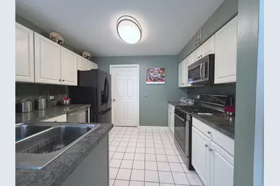 1150 Hawthorne Lane #1150, Elk Grove Village, IL 60007 - Photo 6