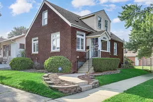 11924 Longwood Dr, Blue Island, IL 60406 - Photo 2