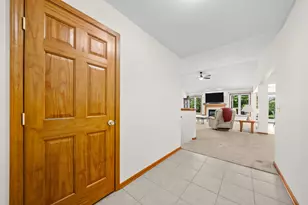 219 Acorn Dr, Poplar Grove, IL 61065 - Photo 4