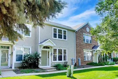 131 Springbrook Trail S, Oswego, IL 60543 - Photo 2