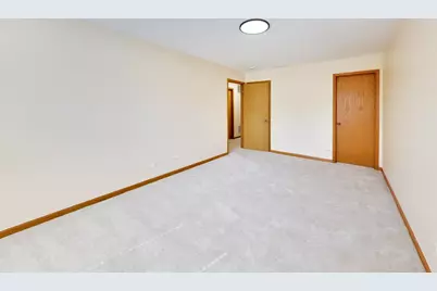 131 Springbrook Trail S, Oswego, IL 60543 - Photo 14