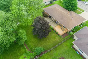 1811 Park Ave, Sycamore, IL 60178 - Photo 6