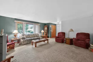 1811 Park Ave, Sycamore, IL 60178 - Photo 8