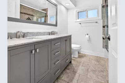 800 Ridgemoor Drive W, Willowbrook, IL 60527 - Photo 18