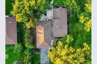 800 Ridgemoor Drive W, Willowbrook, IL 60527 - Photo 28