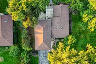 800 Ridgemoor Dr W, Willowbrook, IL 60527 - Photo 28