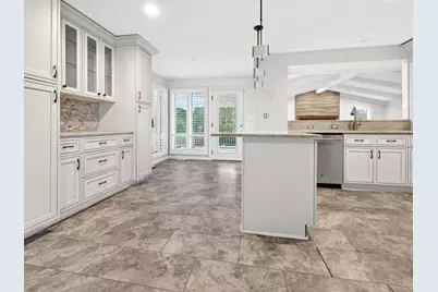 800 Ridgemoor Drive W, Willowbrook, IL 60527 - Photo 8