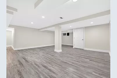 800 Ridgemoor Drive W, Willowbrook, IL 60527 - Photo 24