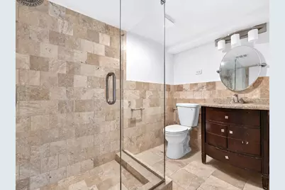 800 Ridgemoor Drive W, Willowbrook, IL 60527 - Photo 20