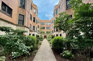 1217 W Granville Ave, Chicago, IL 60660 - Photo 1
