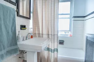 1217 W Granville Ave, Chicago, IL 60660 - Photo 10