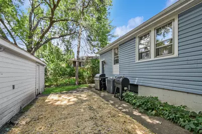 34690 N Nokomis Trail, McHenry, IL 60050 - Photo 4