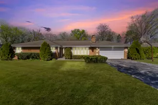 404 Tomah Ave, Prospect Heights, IL 60070 - Photo 2