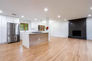 404 Tomah Ave, Prospect Heights, IL 60070 - Photo 4
