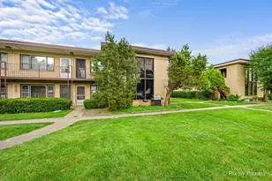 16 King Arthur Ct, Northlake, IL 60164 - Photo 1