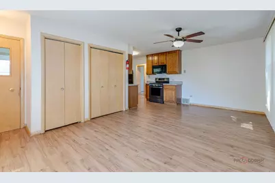 3615 Grandmore Avenue, Gurnee, IL 60031 - Photo 6