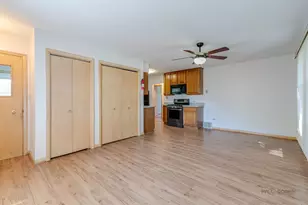 3615 Grandmore Ave, Gurnee, IL 60031 - Photo 6