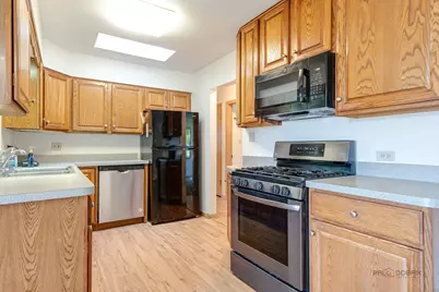 3615 Grandmore Avenue, Gurnee, IL 60031 - Photo 10