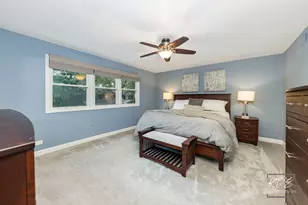 605 Hyde Park Ln, Naperville, IL 60565 - Photo 20