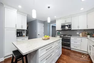 605 Hyde Park Ln, Naperville, IL 60565 - Photo 12