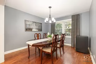 605 Hyde Park Ln, Naperville, IL 60565 - Photo 10