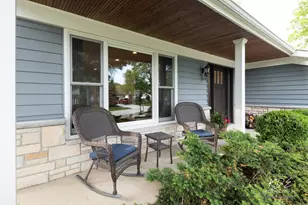 605 Hyde Park Ln, Naperville, IL 60565 - Photo 4